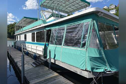 1989 Stardust 16' x 68.5' w/Catwalks in trimble KY