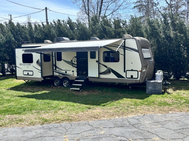 2016 Forest River ROCKWOOD ULTRA LITE 2703WS RV
