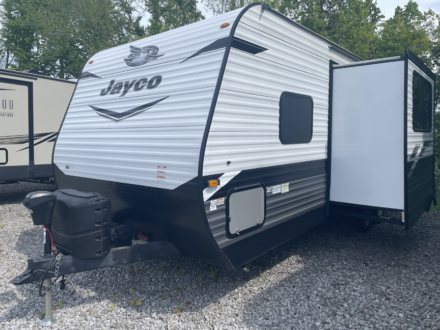 2022 Jayco JAY FLIGHT 242BHS in belmont OH