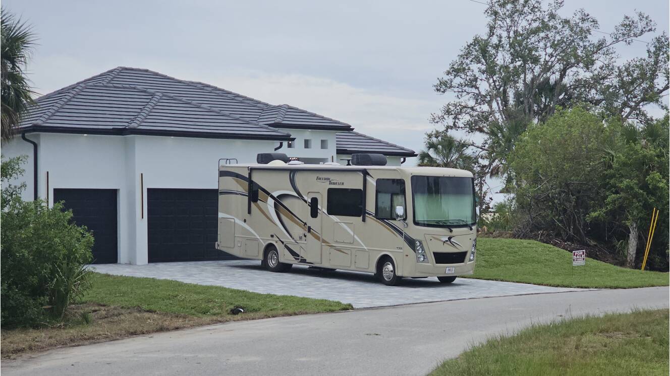 A photo of this 2018 Thor Motor Coach FREEDOM TRAVELER A30
