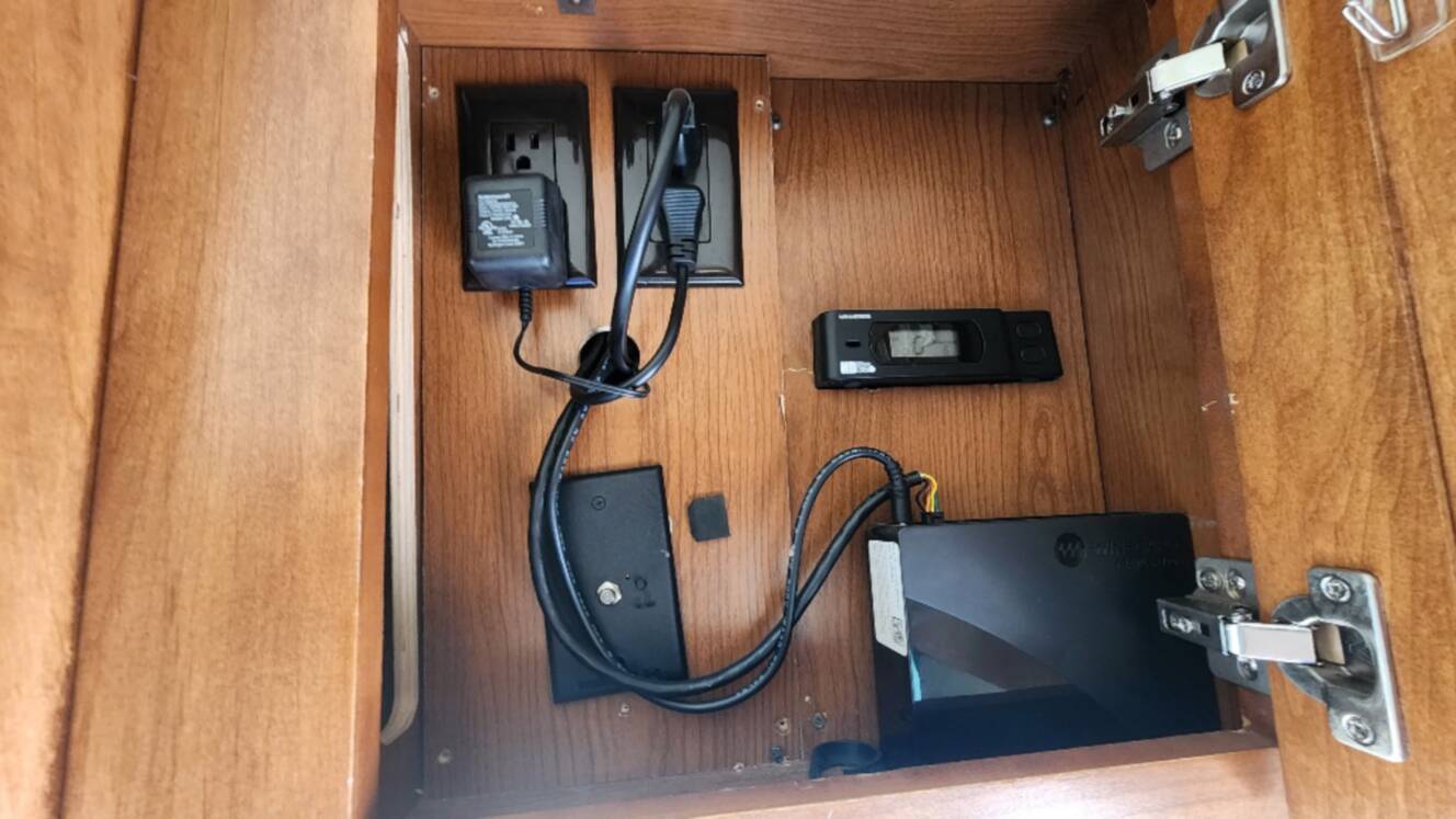 A photo of this 2015 Tiffin Motorhomes PHAETON 40 QBH