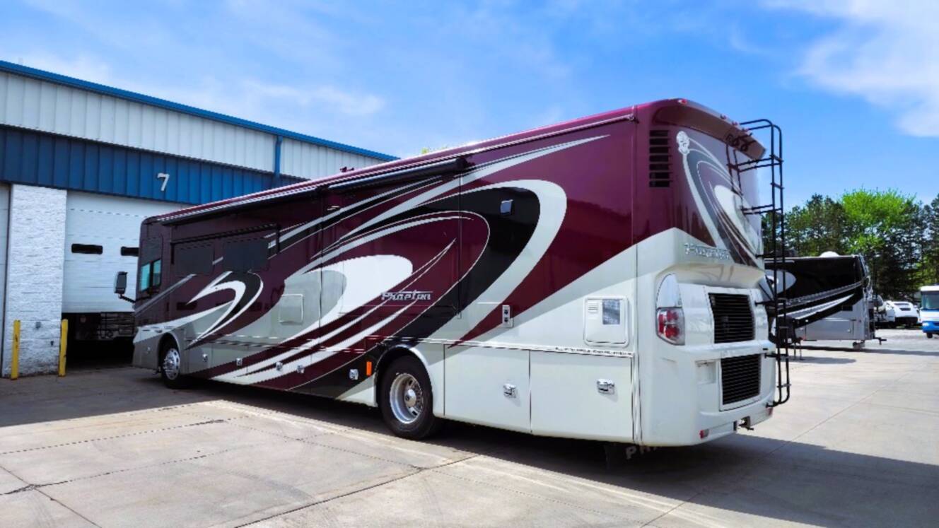 A photo of this 2015 Tiffin Motorhomes PHAETON 40 QBH