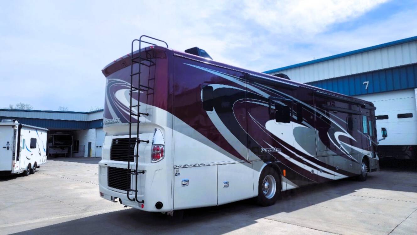 A photo of this 2015 Tiffin Motorhomes PHAETON 40 QBH