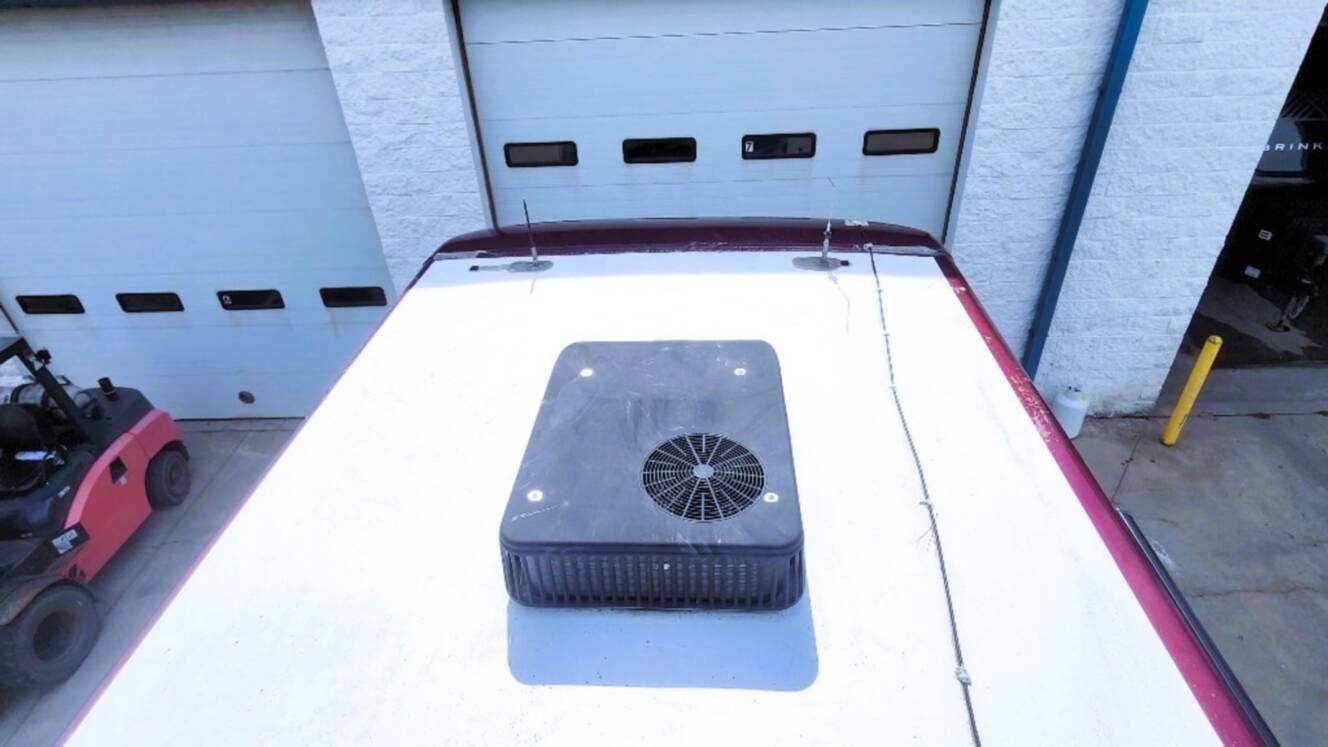 A photo of this 2015 Tiffin Motorhomes PHAETON 40 QBH
