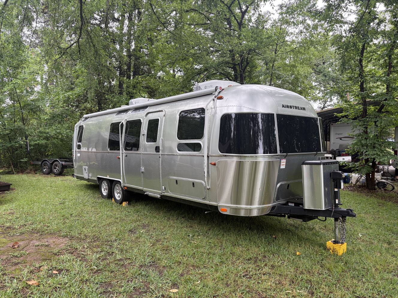 A photo of this 2024 Airstream FLYING CLOUD 30FB OFFICE
