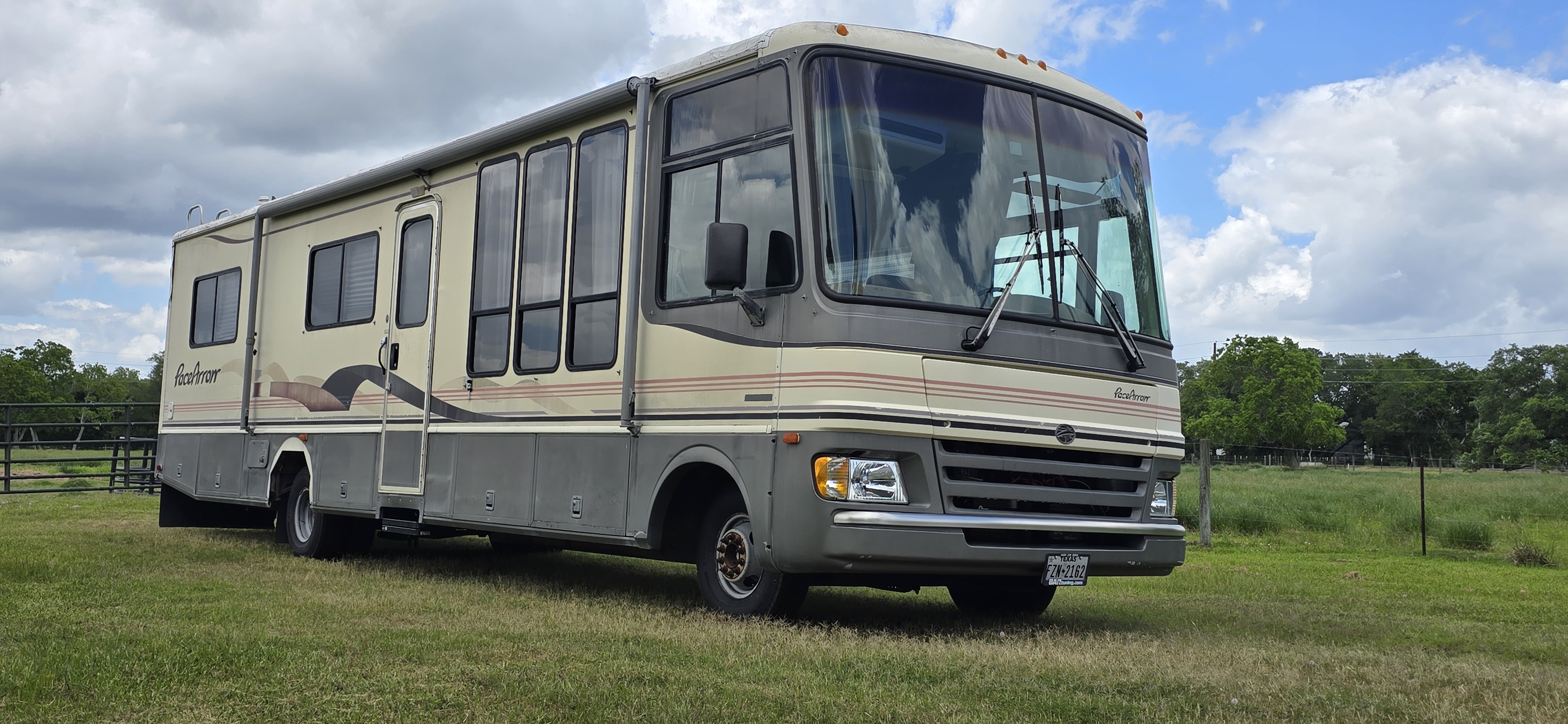 1996 Fleetwood PACE ARROW 35U RV