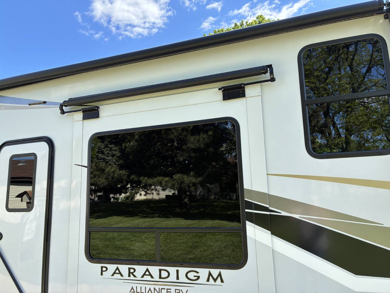 A photo of this 2022 Alliance Rv PARADIGM 385FL