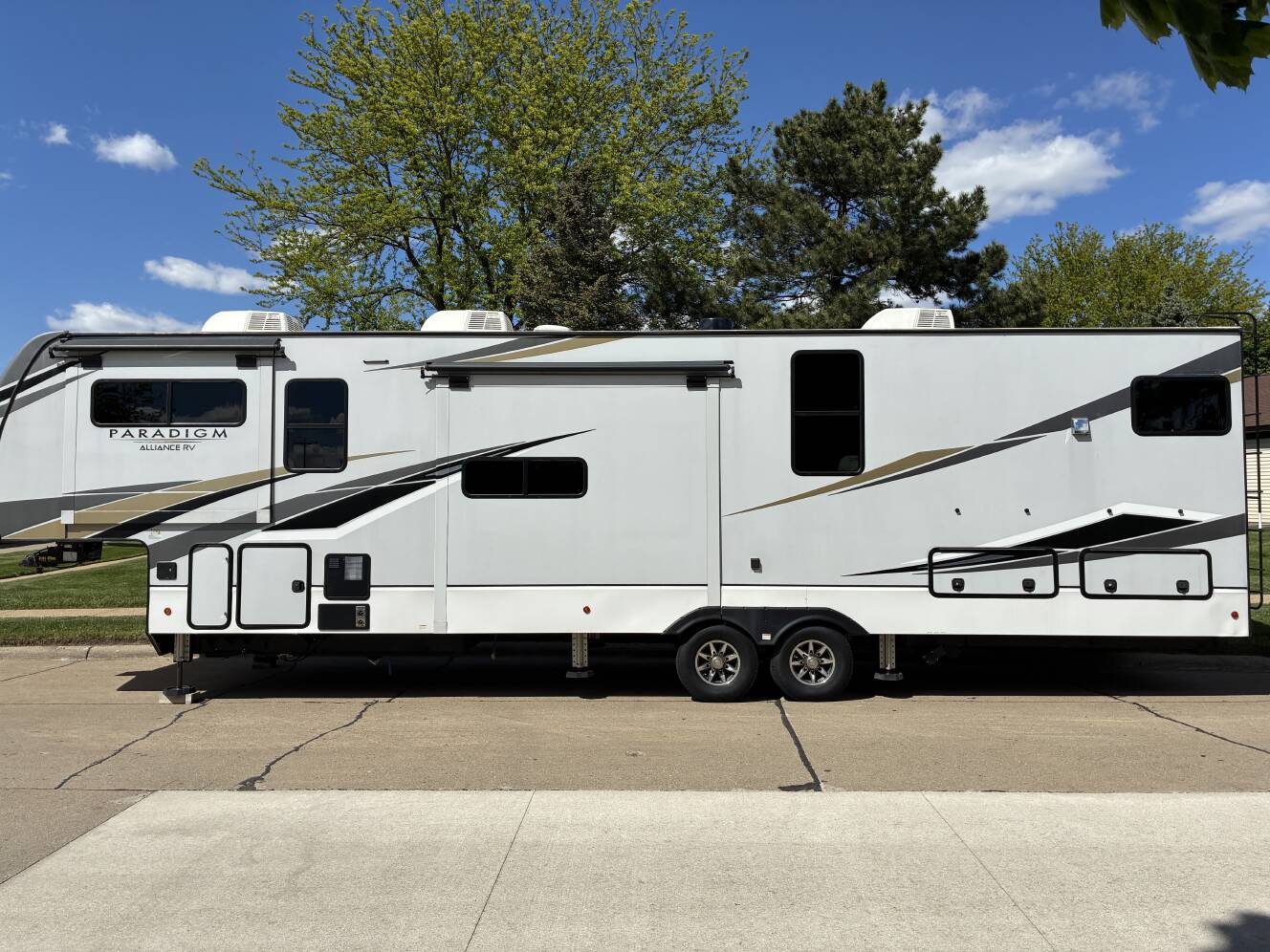 A photo of this 2022 Alliance Rv PARADIGM 385FL