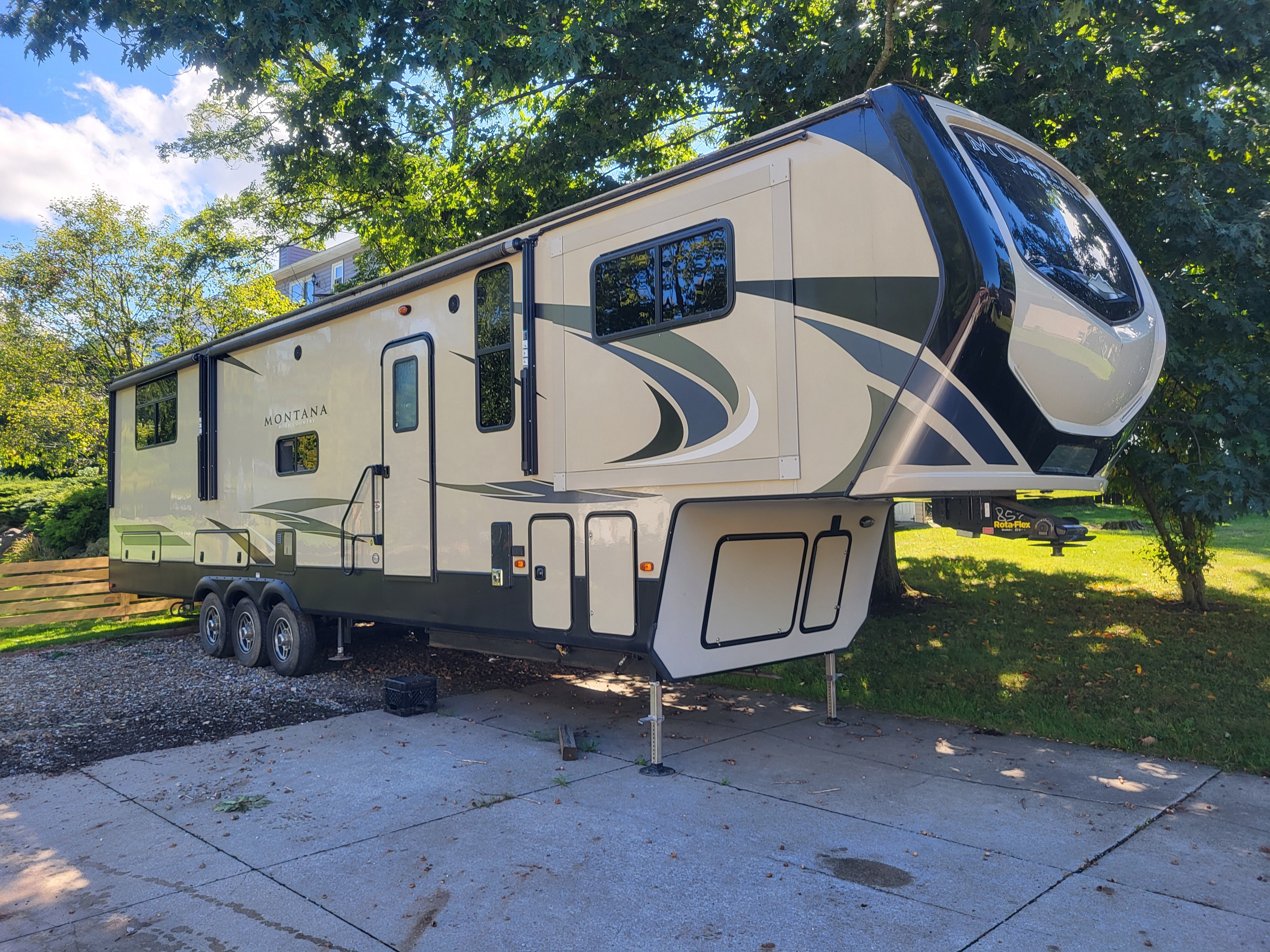 2019 Keystone MONTANA HIGH COUNTRY 281TH RV