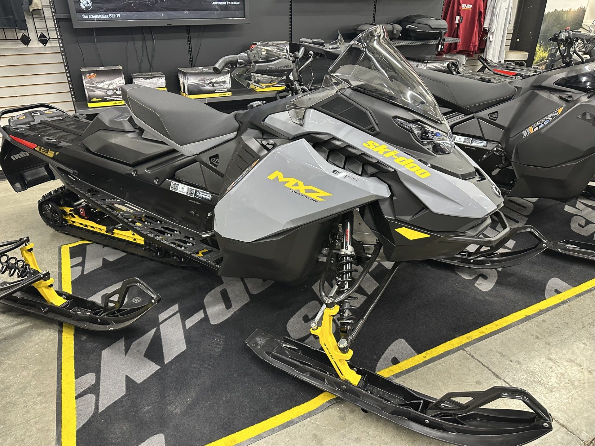 2026 Ski-Doo MXZ Adrenaline 137 850 E-TEC ES Ripsaw 1.25 850 E-TEC 137 1.25 in grimes IA