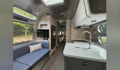 2022 Airstream GLOBETROTTER 25FB TWIN RV