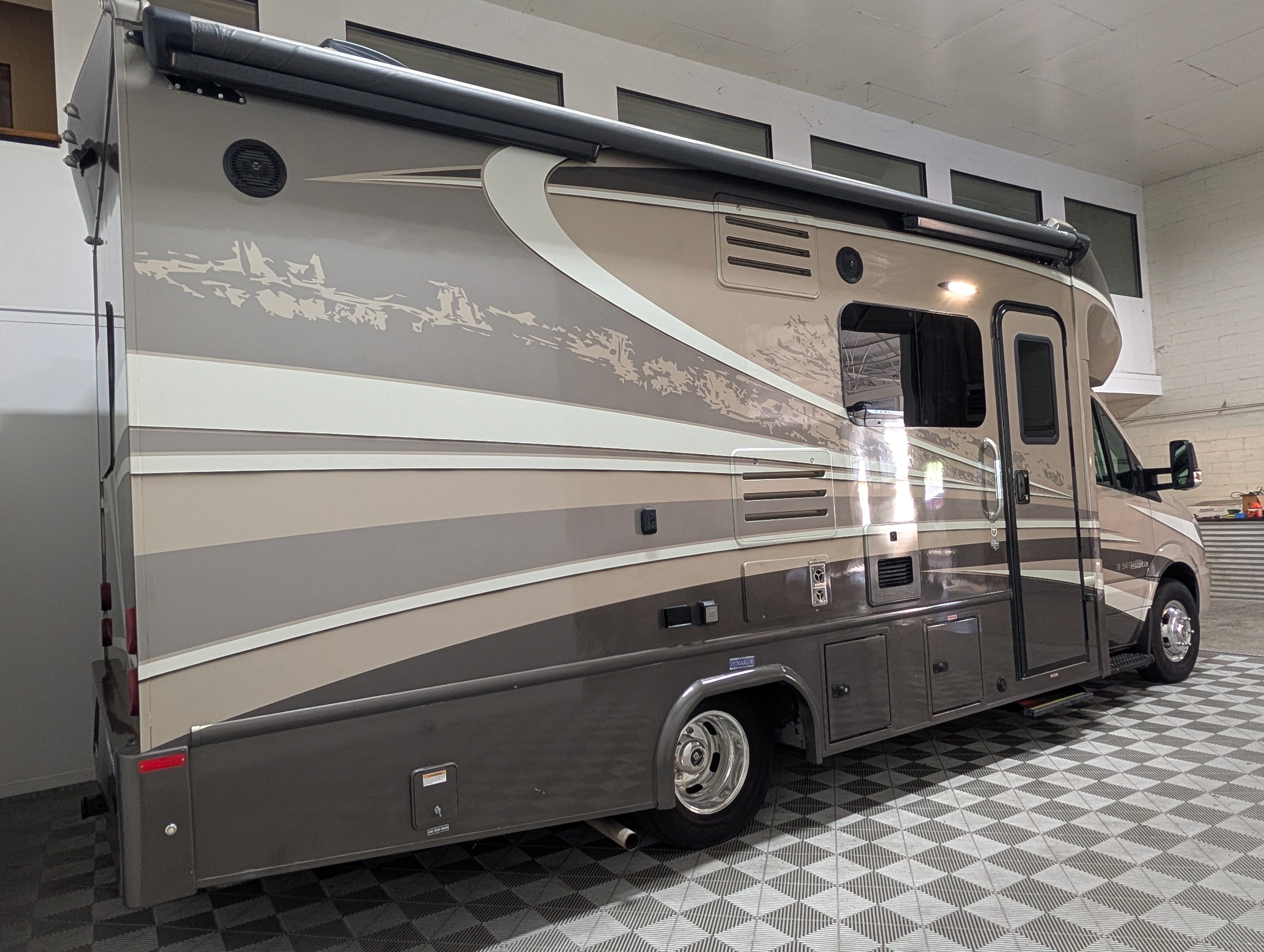 2019 Dynamax Corp ISATA 3 SERIES 24FW in chico CA