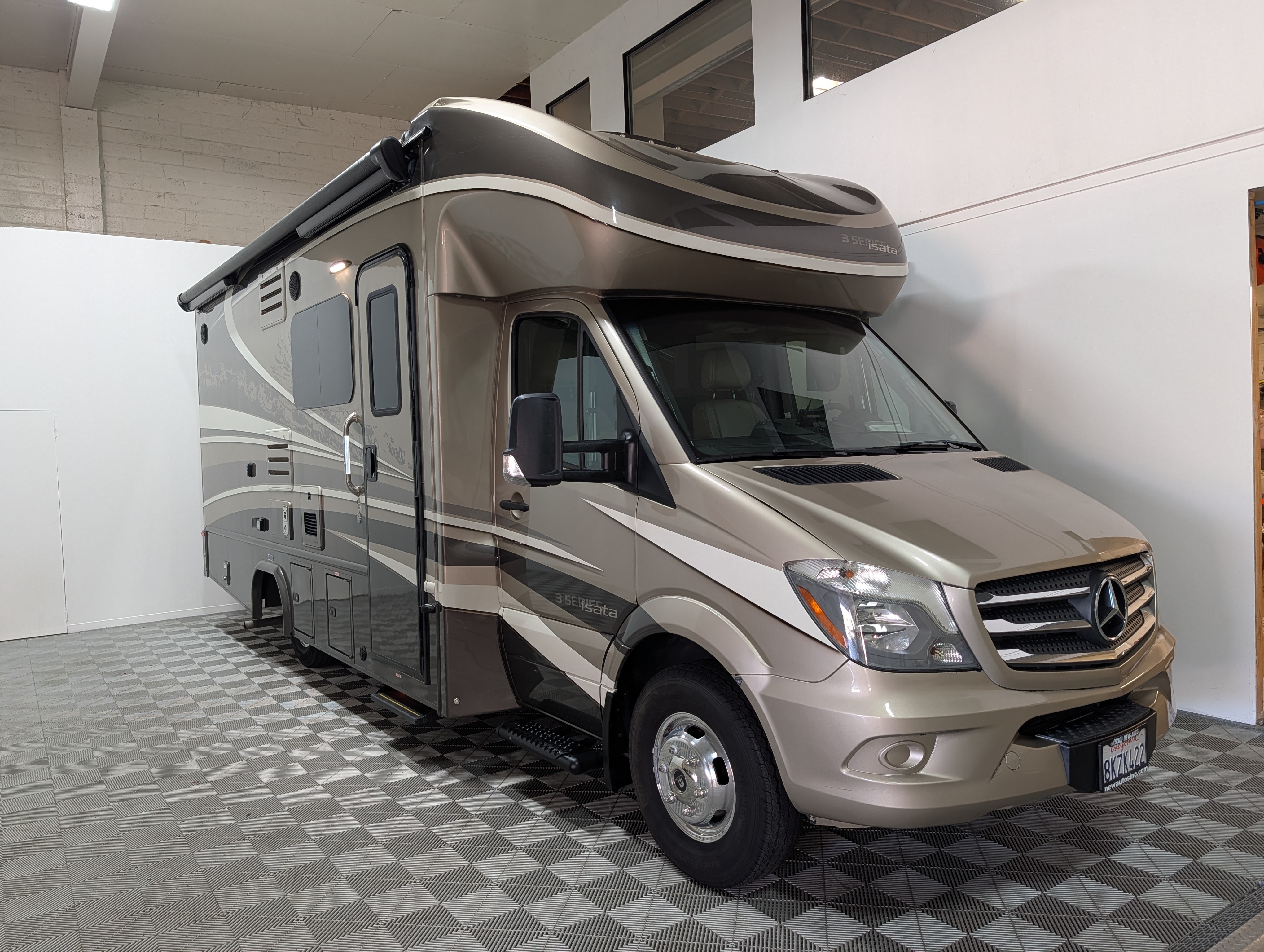 2019 Dynamax Corp ISATA 3 SERIES 24FW RV