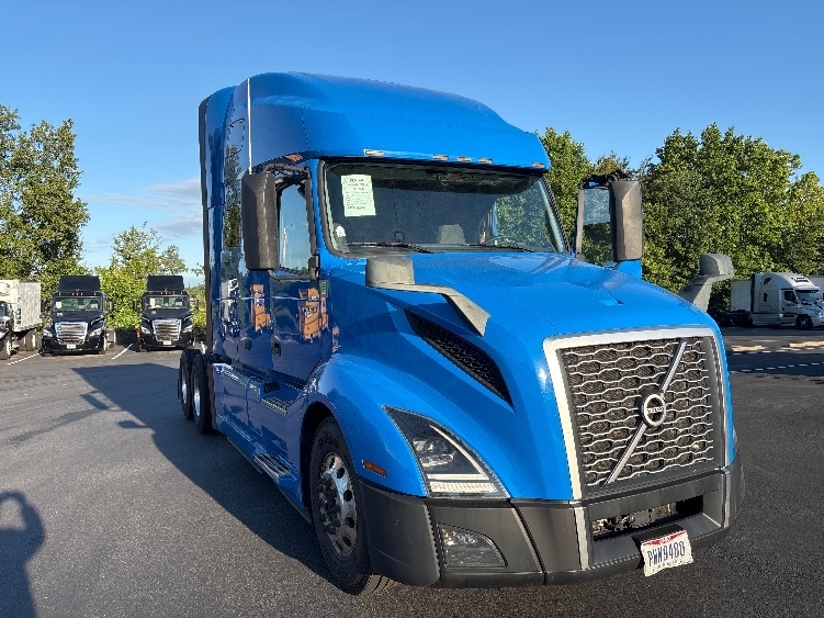 2021 VOLVO VNL64760 in Statesville, NC