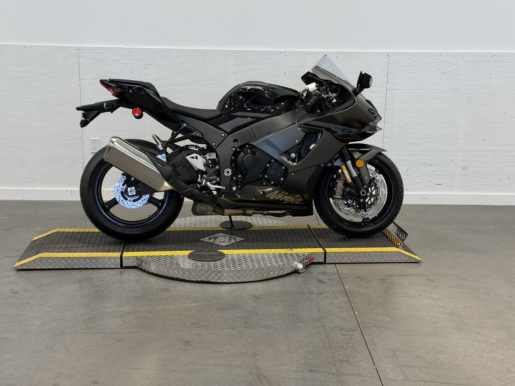 Gray Ducati,aprilia,honda,ktm,honda,kawasaki,suzuki Ninja ZX-10R