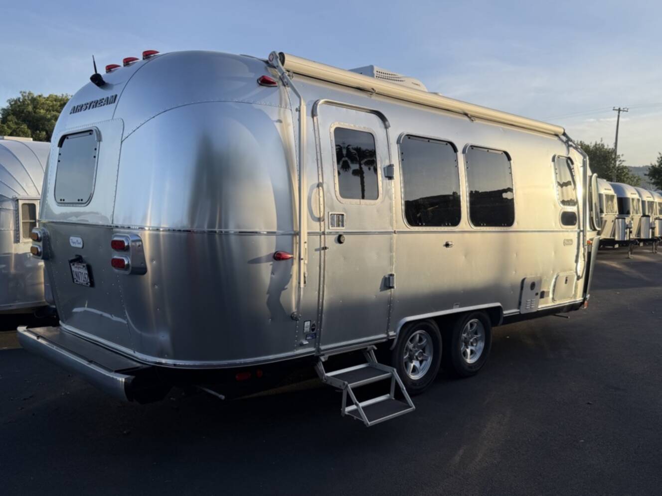 A photo of this 2022 Airstream FLYING CLOUD 23FB QUEEN