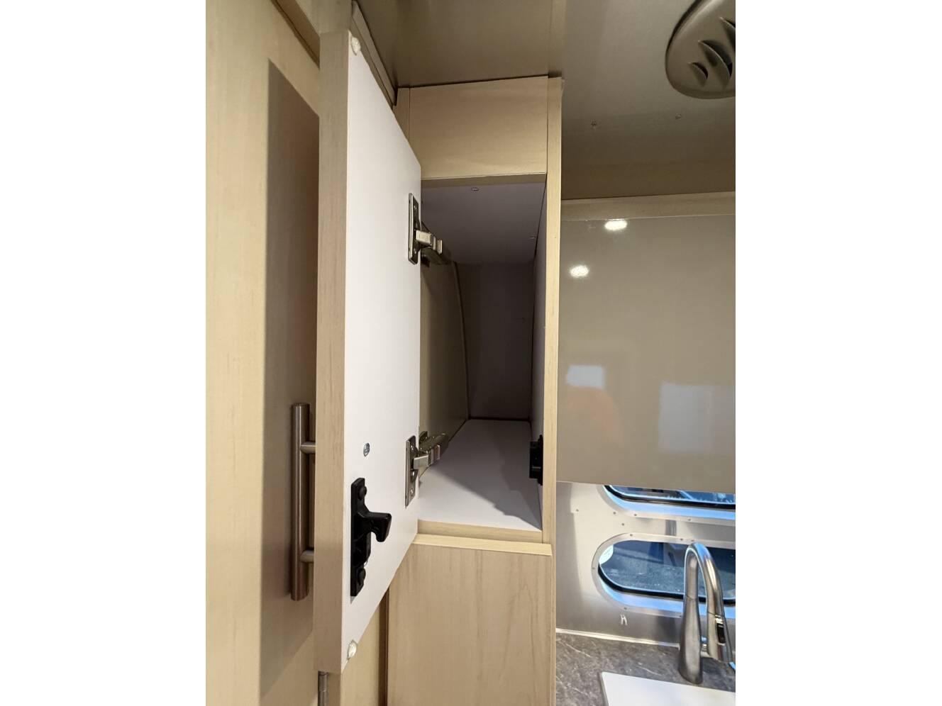 A photo of this 2022 Airstream FLYING CLOUD 23FB QUEEN