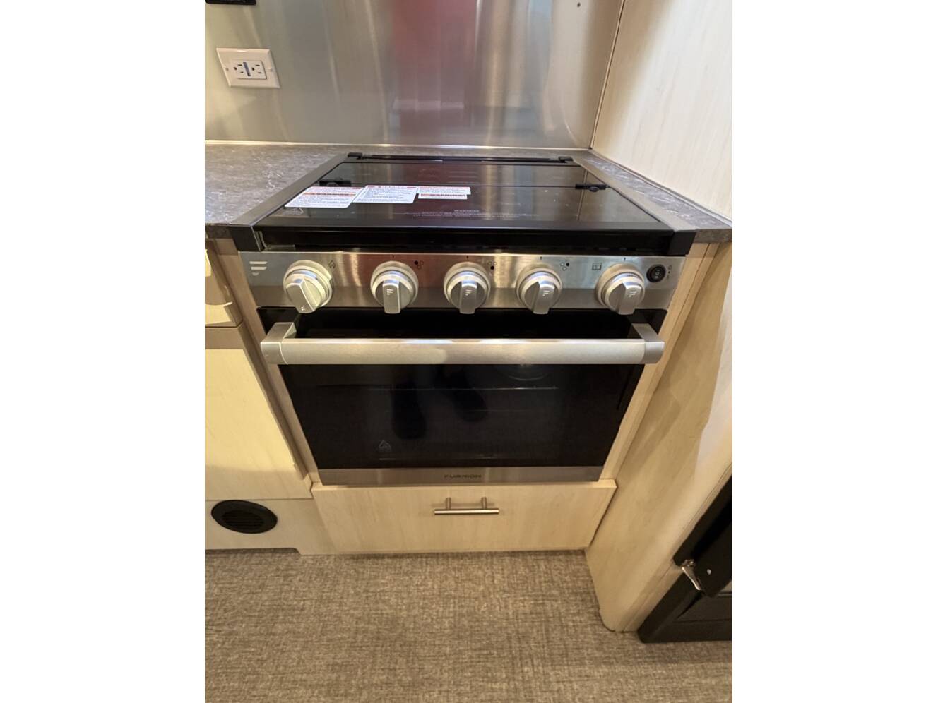 A photo of this 2022 Airstream FLYING CLOUD 23FB QUEEN