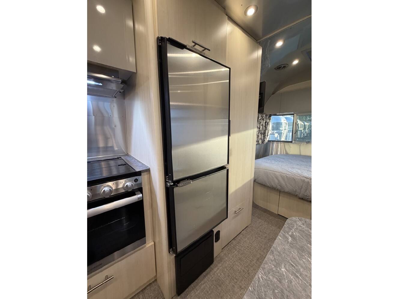 A photo of this 2022 Airstream FLYING CLOUD 23FB QUEEN