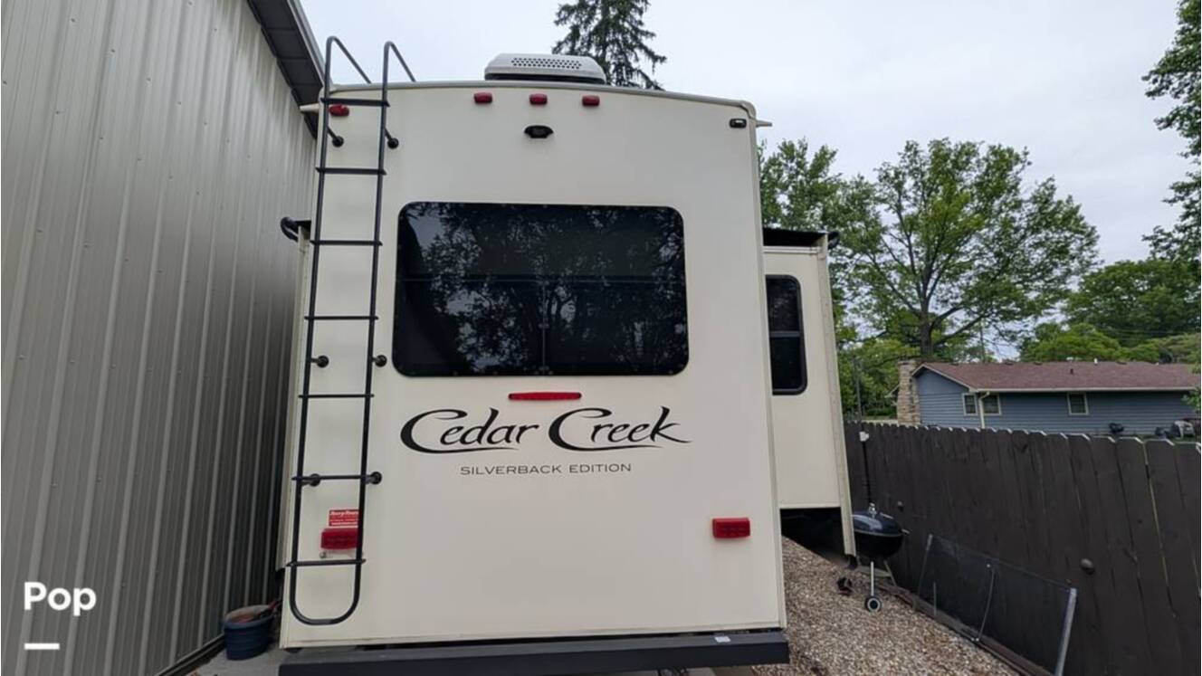 A photo of this 2019 Cedar Creek Silverback 37MBH