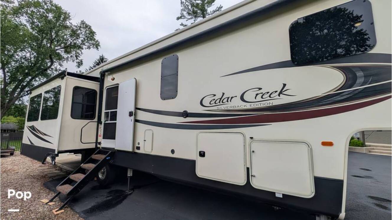 A photo of this 2019 Cedar Creek Silverback 37MBH