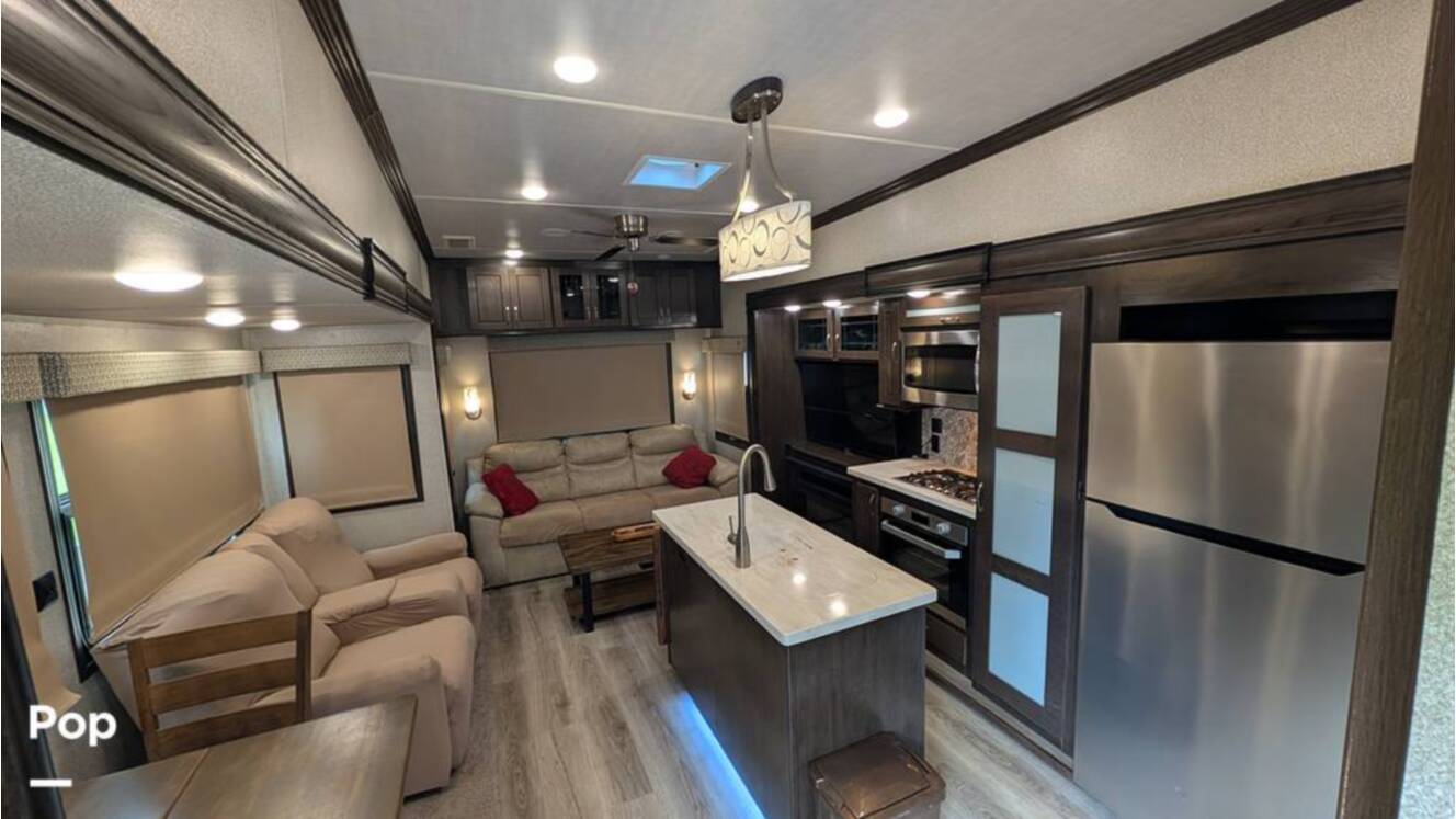 A photo of this 2019 Cedar Creek Silverback 37MBH