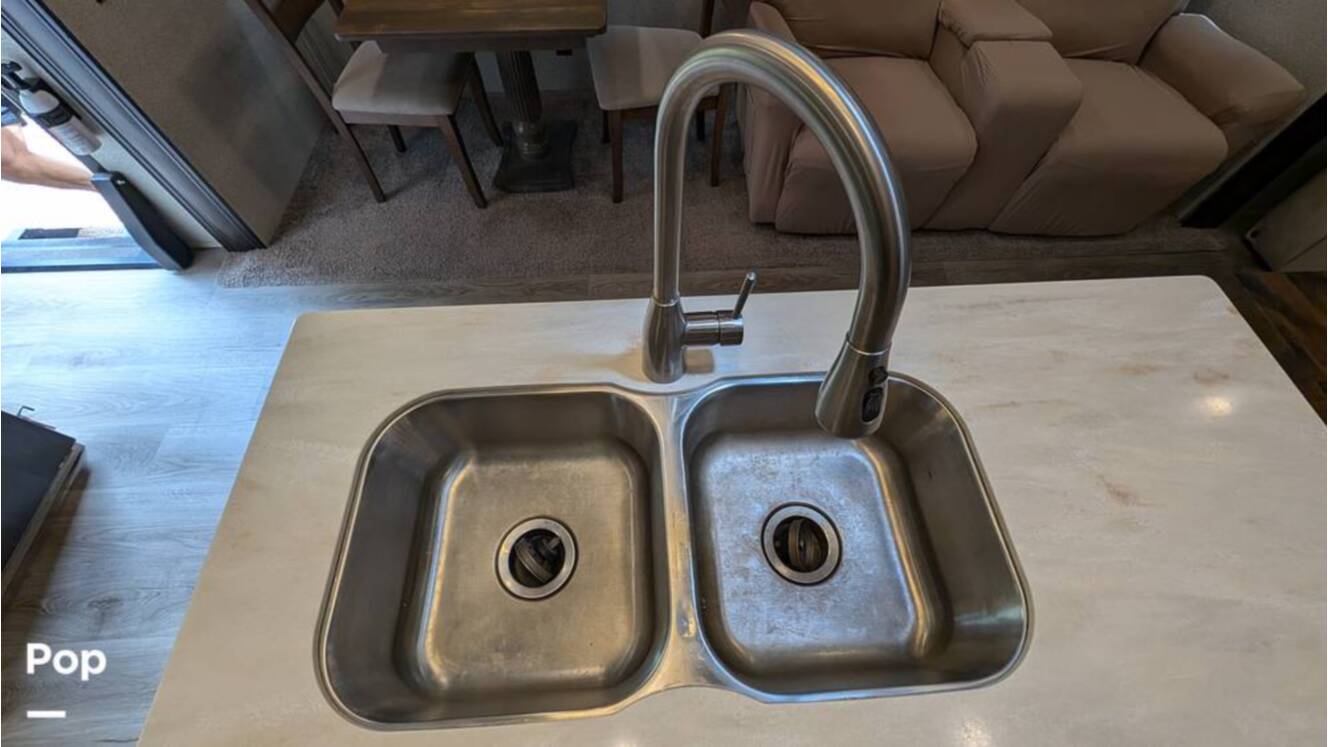 A photo of this 2019 Cedar Creek Silverback 37MBH