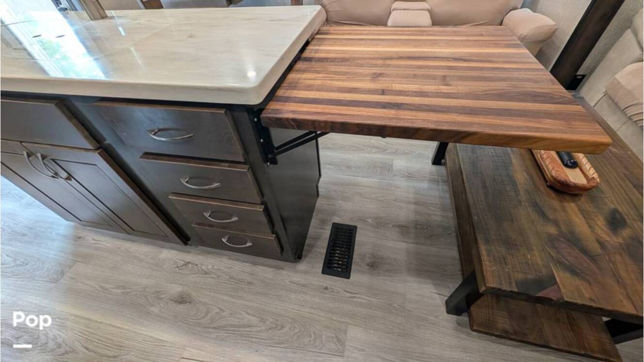 A photo of this 2019 Cedar Creek Silverback 37MBH