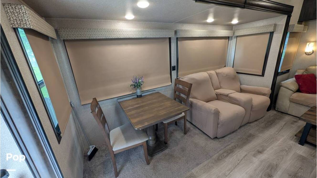 A photo of this 2019 Cedar Creek Silverback 37MBH