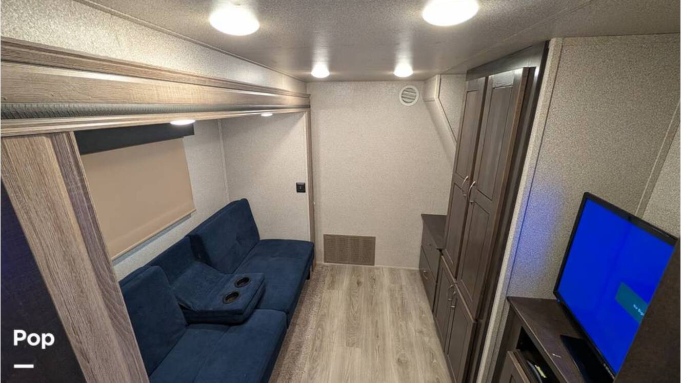 A photo of this 2019 Cedar Creek Silverback 37MBH