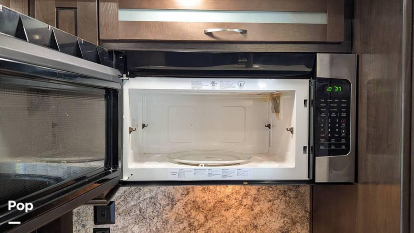 A photo of this 2019 Cedar Creek Silverback 37MBH