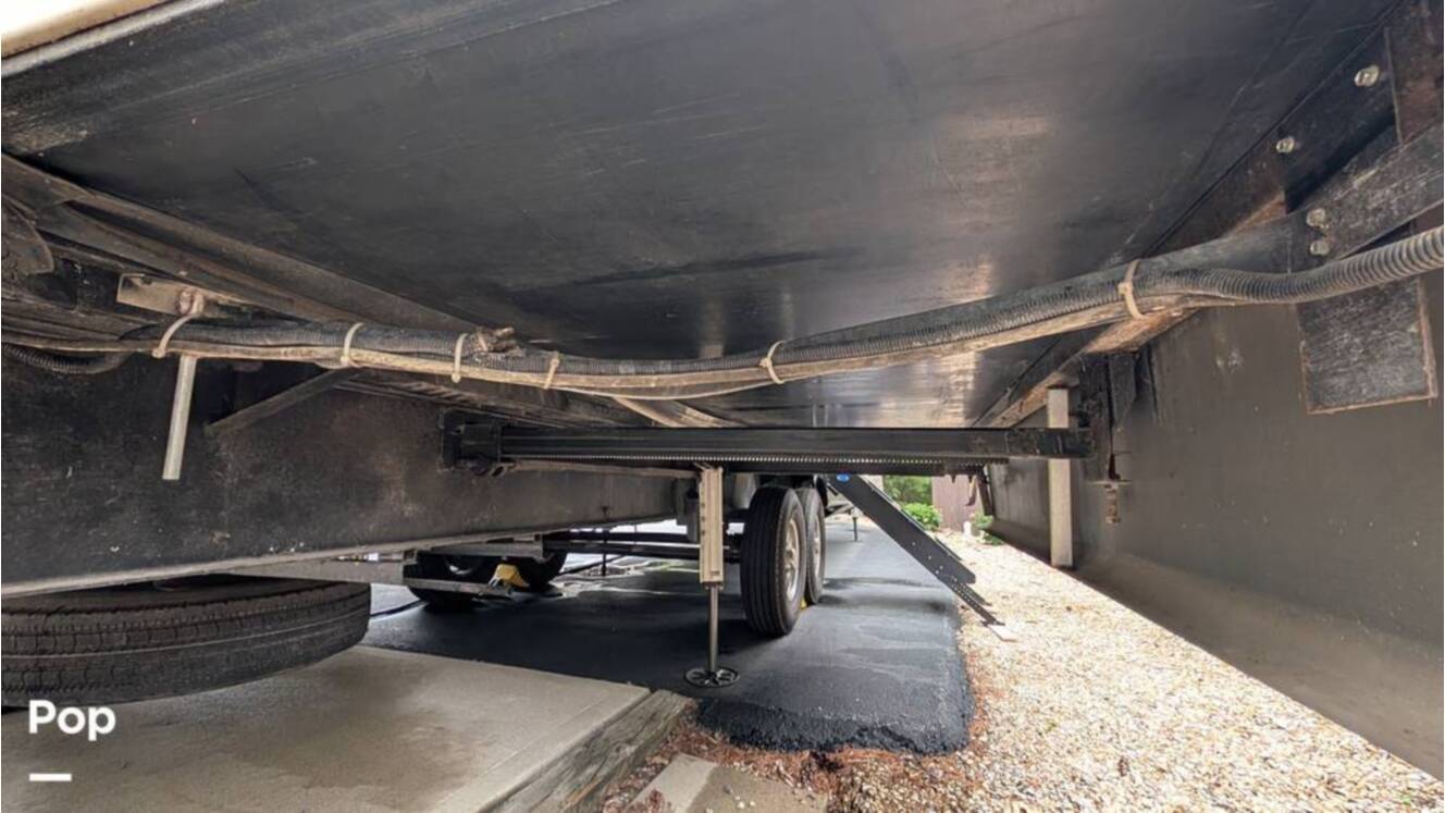 A photo of this 2019 Cedar Creek Silverback 37MBH
