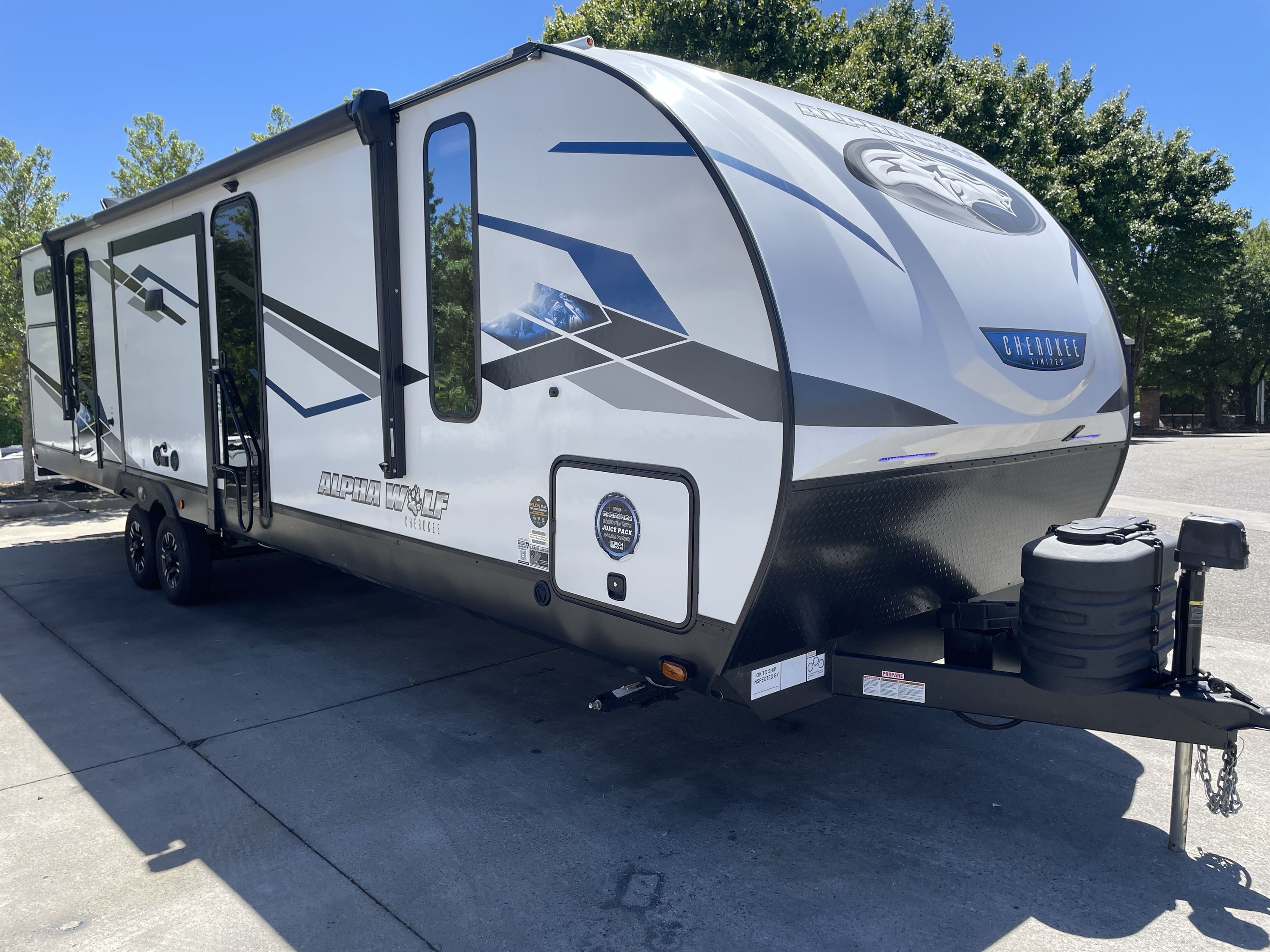 33BHL Cherokee Alpha Wolf For Sale - Forest River RVs - RV Trader