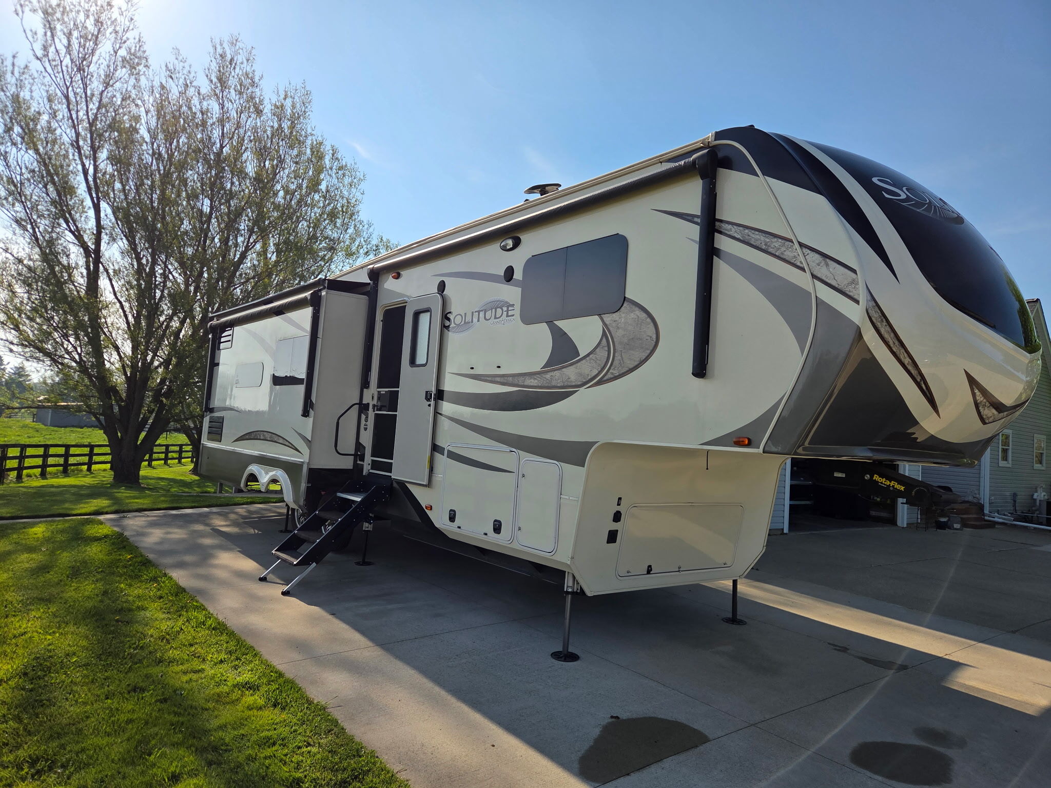 2018 Grand Design SOLITUDE 344GK RV