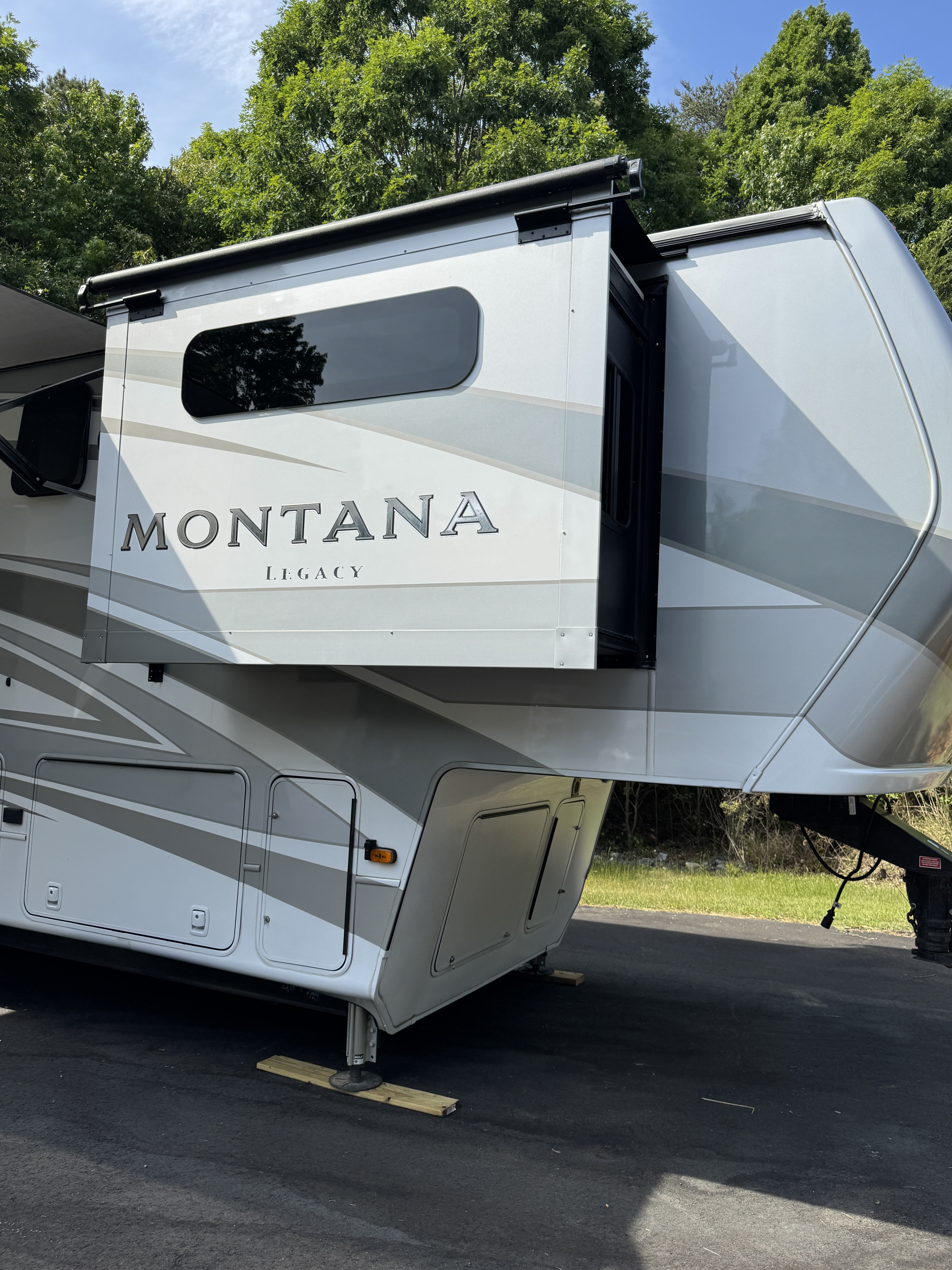 2022 Keystone MONTANA 3781RL in jamestown NC