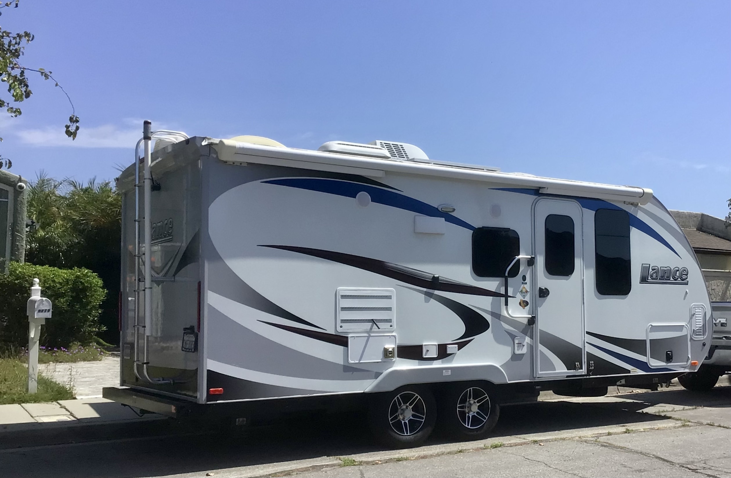 2020 Lance 1985 Travel Trailer in ventura CA