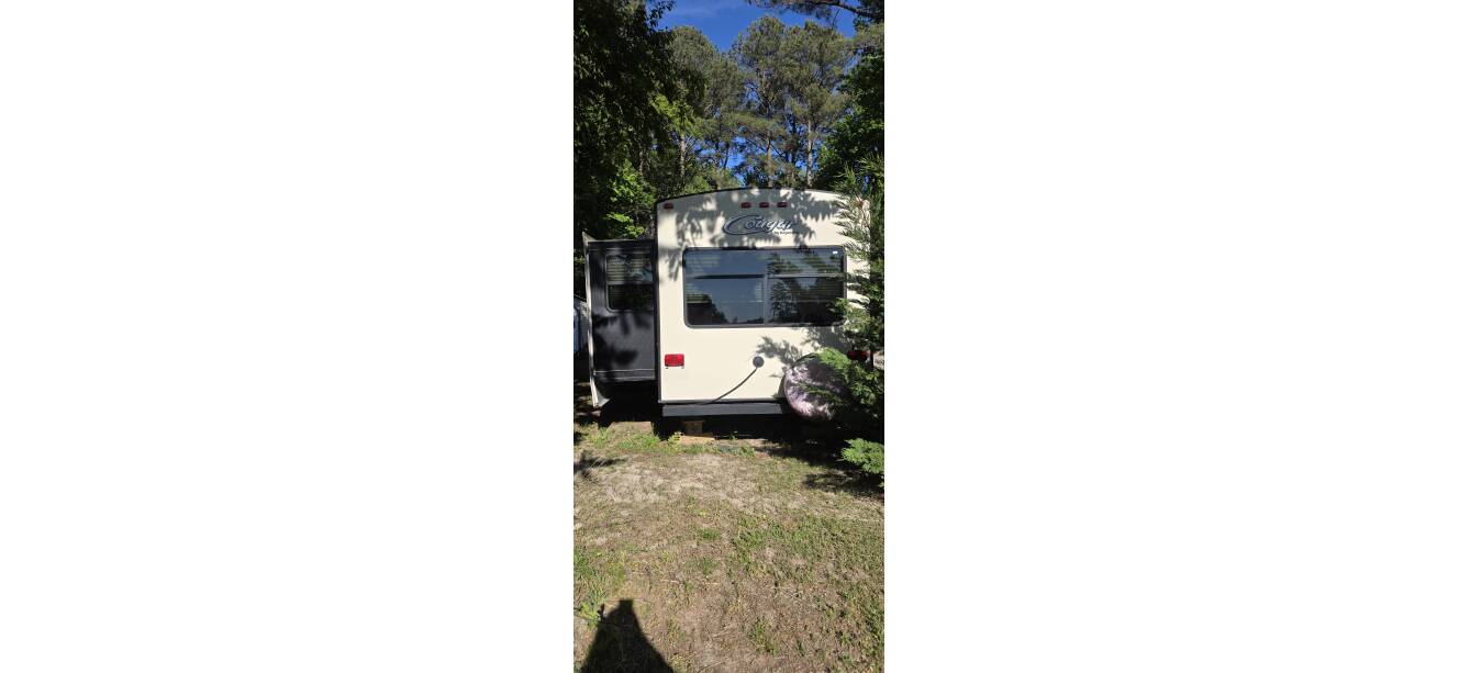 A photo of this 2017 Keystone COUGAR X-LITE 28RLS