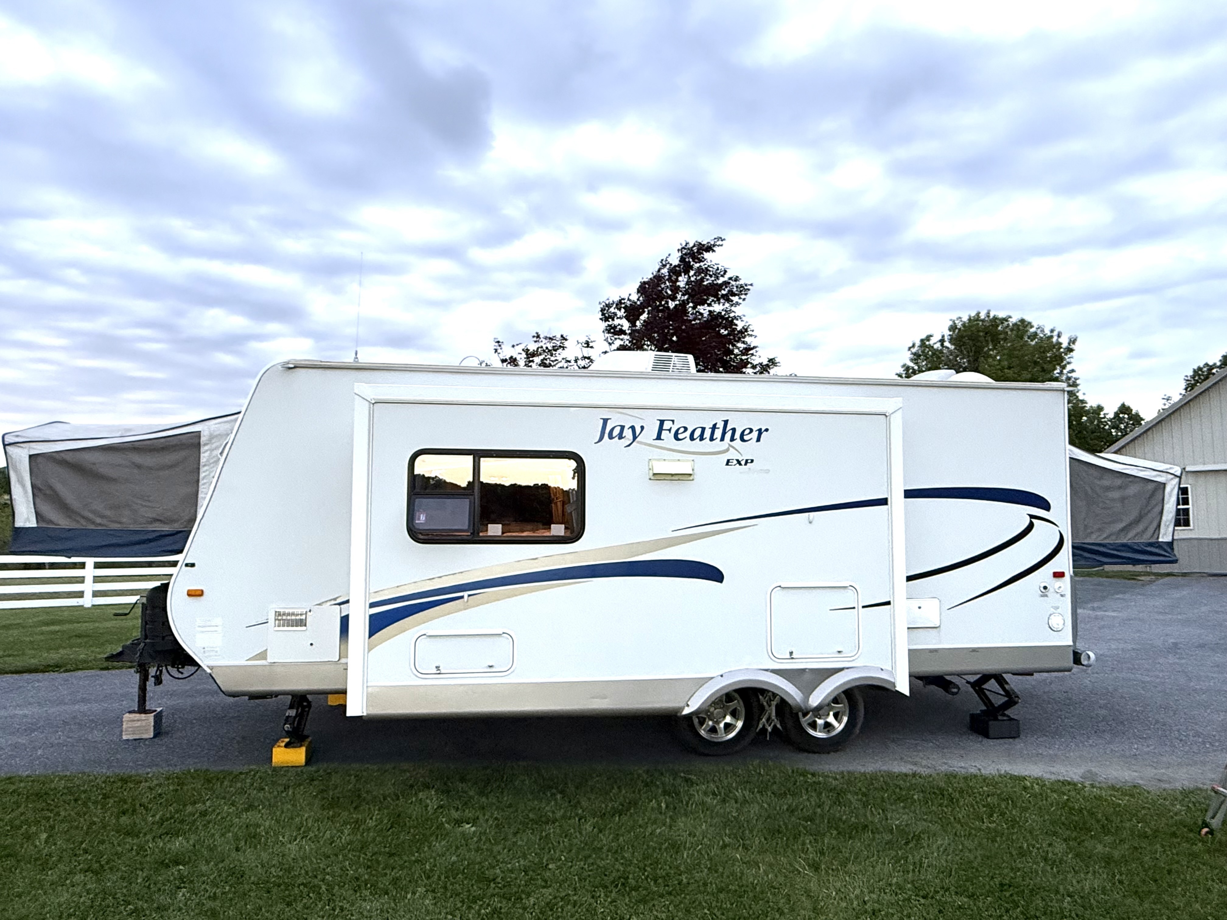 2010 Jayco JAY FEATHER EXP 23 J in parkton MD