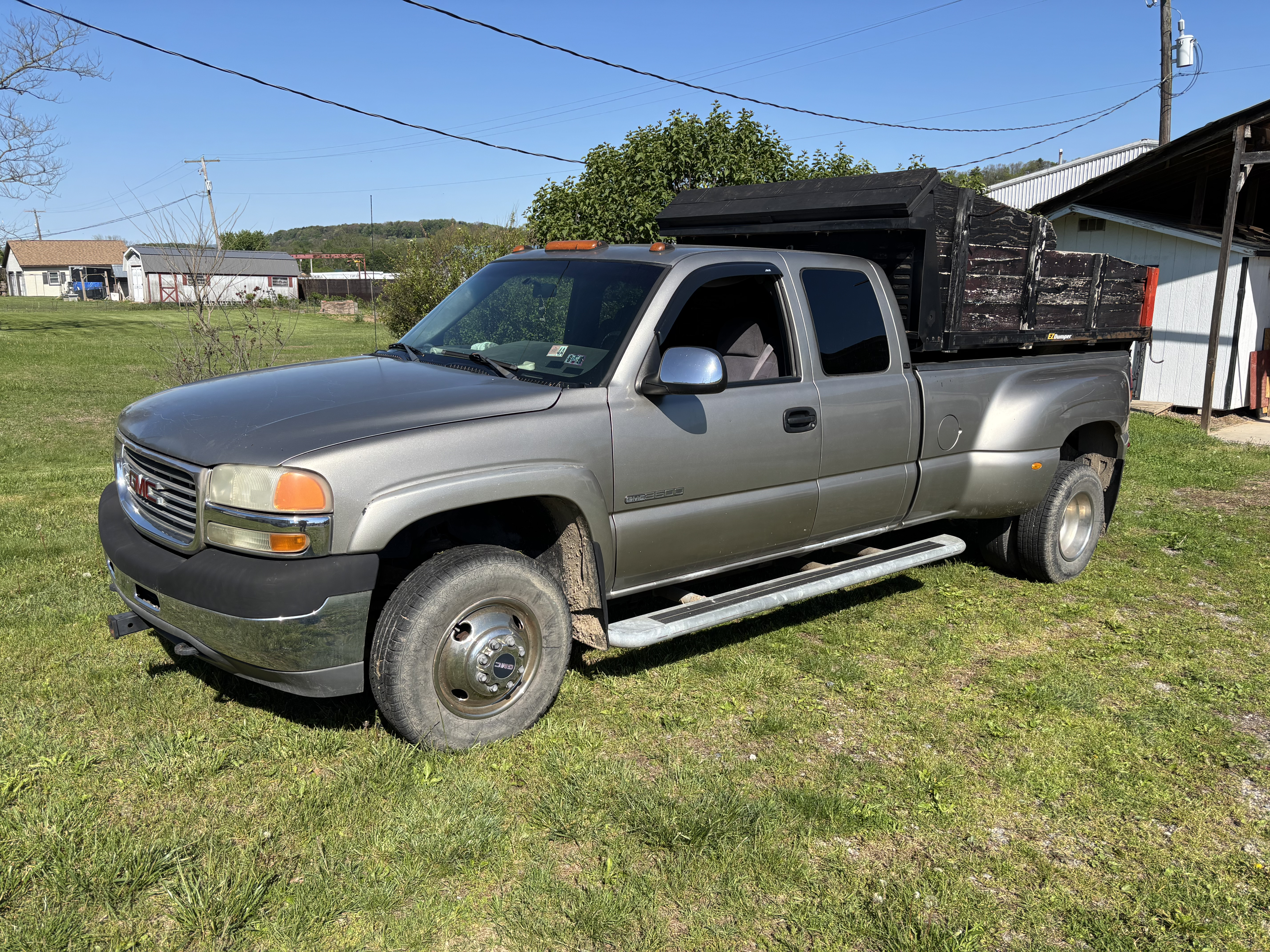 2001 GMC 3500 in Spring City, PA