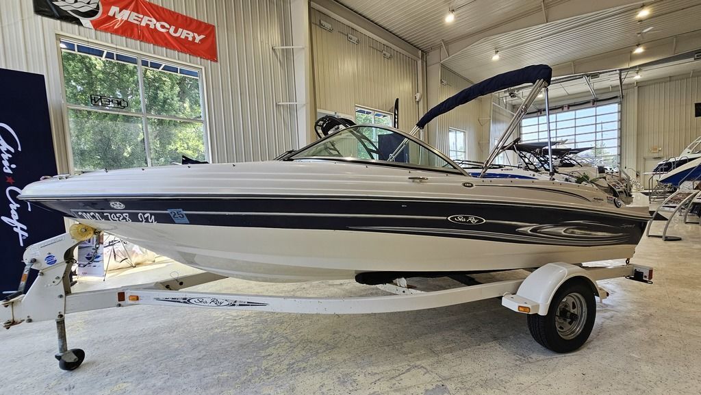 2005 Sea Ray 180 Sport in red wing MN