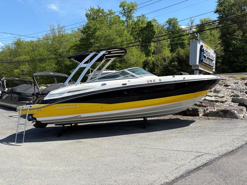 2011 Monterey M3 MX6 in greentown PA