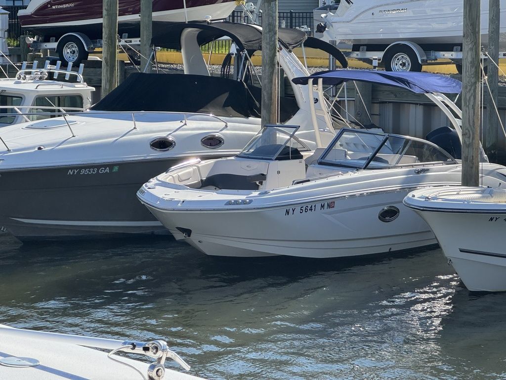 2018 Chaparral 250 SunCoast in seaford NY
