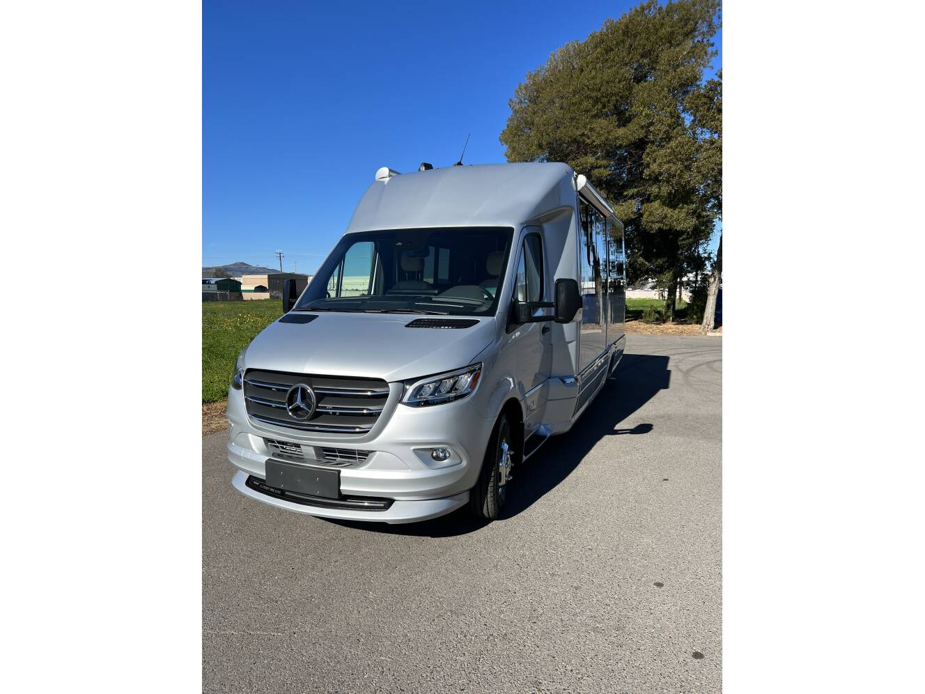A photo of this 2020 Airstream ATLAS MURPHY SUITE TOMMY BAHAMA EDITION