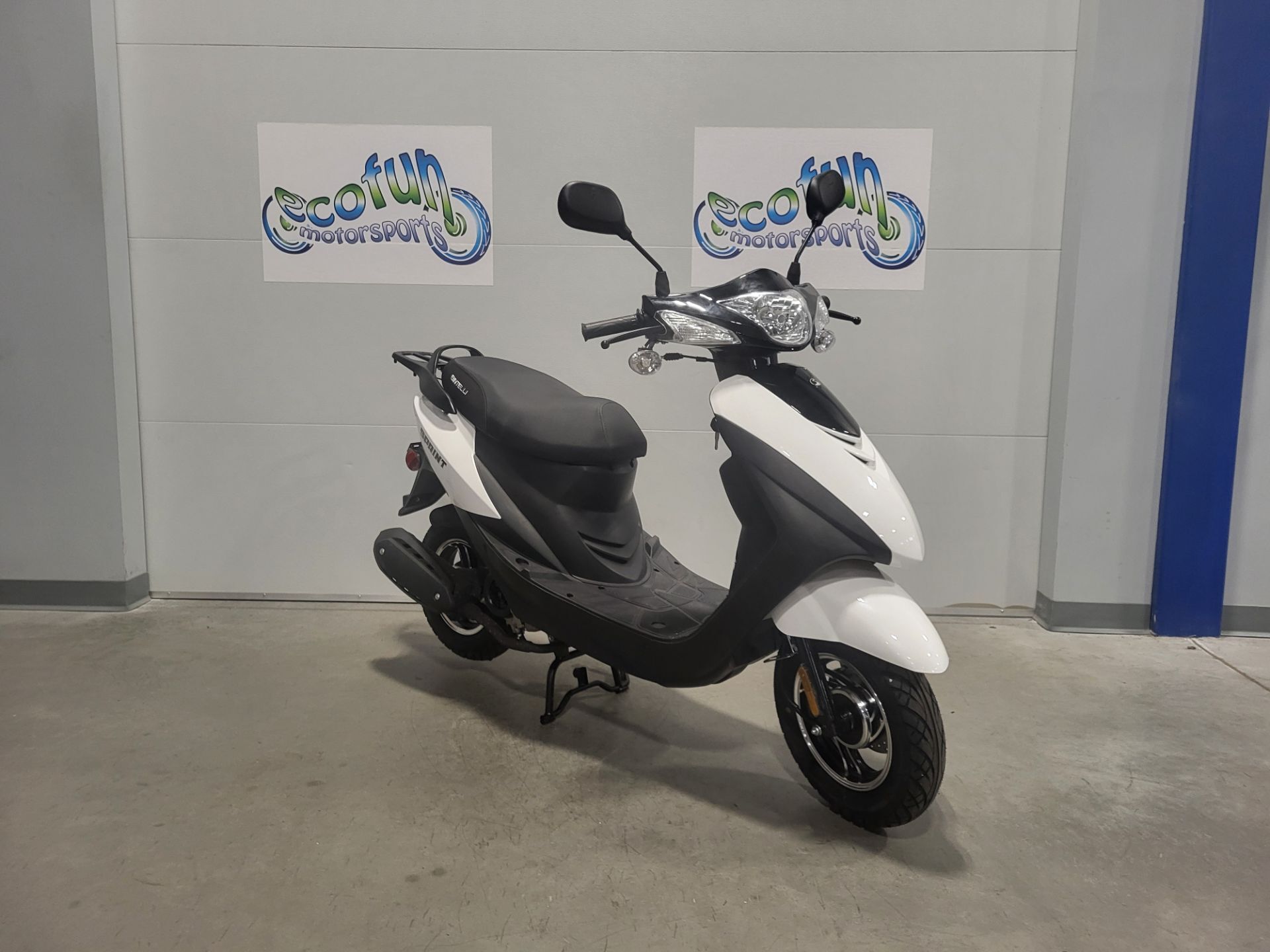 2024 Bintelli Sprint 49cc Scooter 49 in Forest Lake, MN