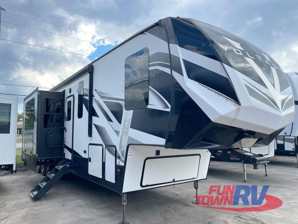 2022 Dutchmen Rv Voltage 4015 in waller TX
