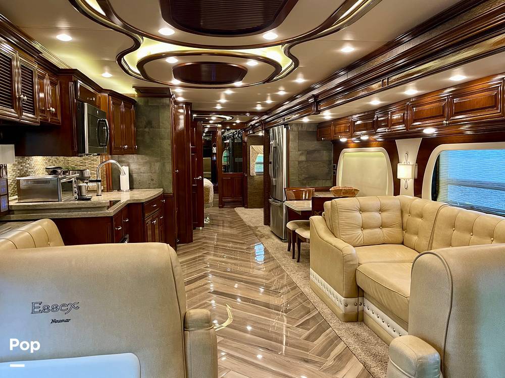 2015 Newmar Essex 4503 in miami FL