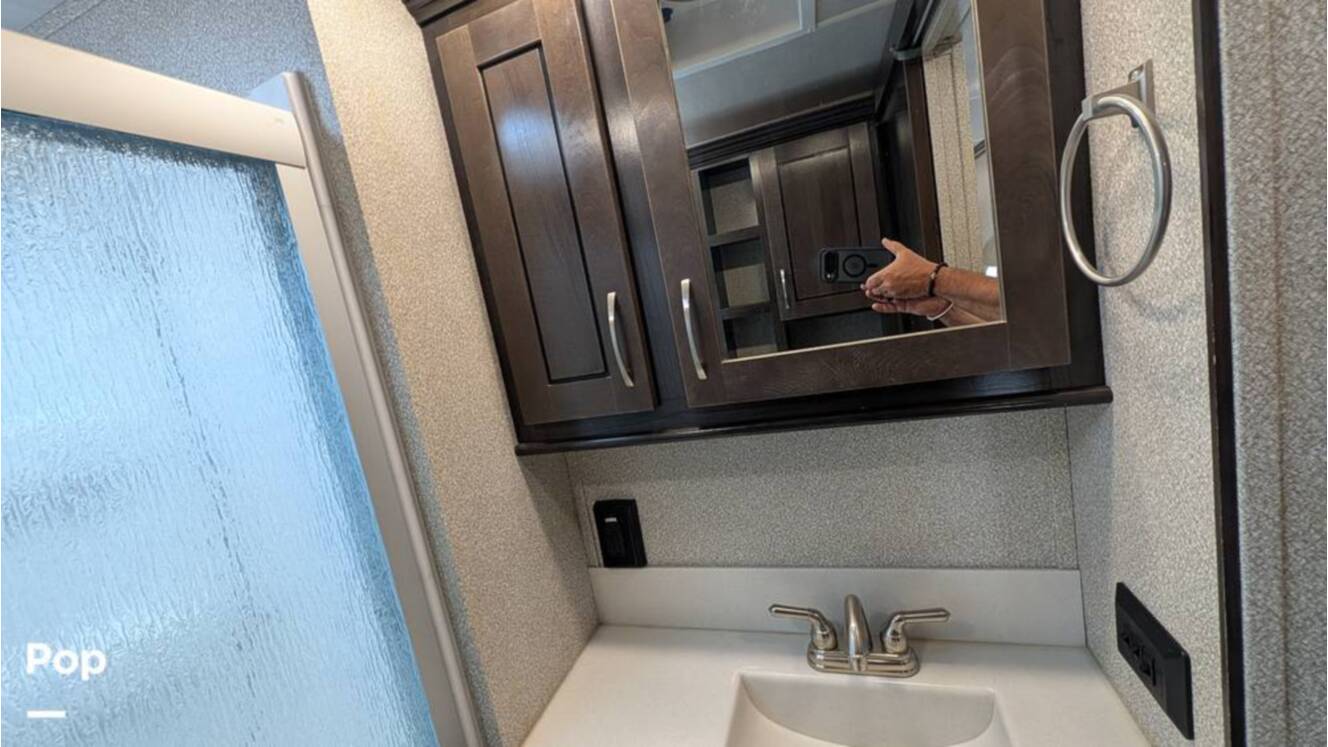 A photo of this 2019 Cedar Creek Silverback 37MBH