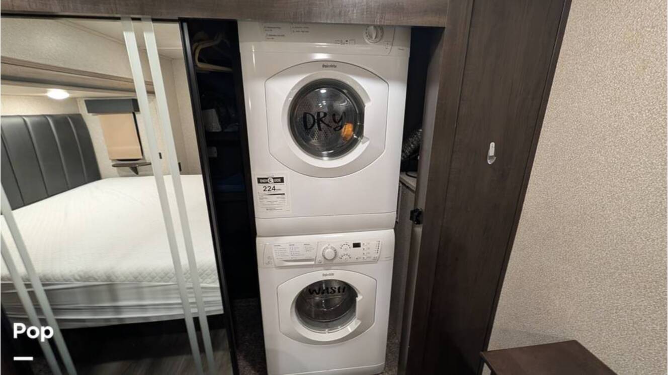 A photo of this 2019 Cedar Creek Silverback 37MBH