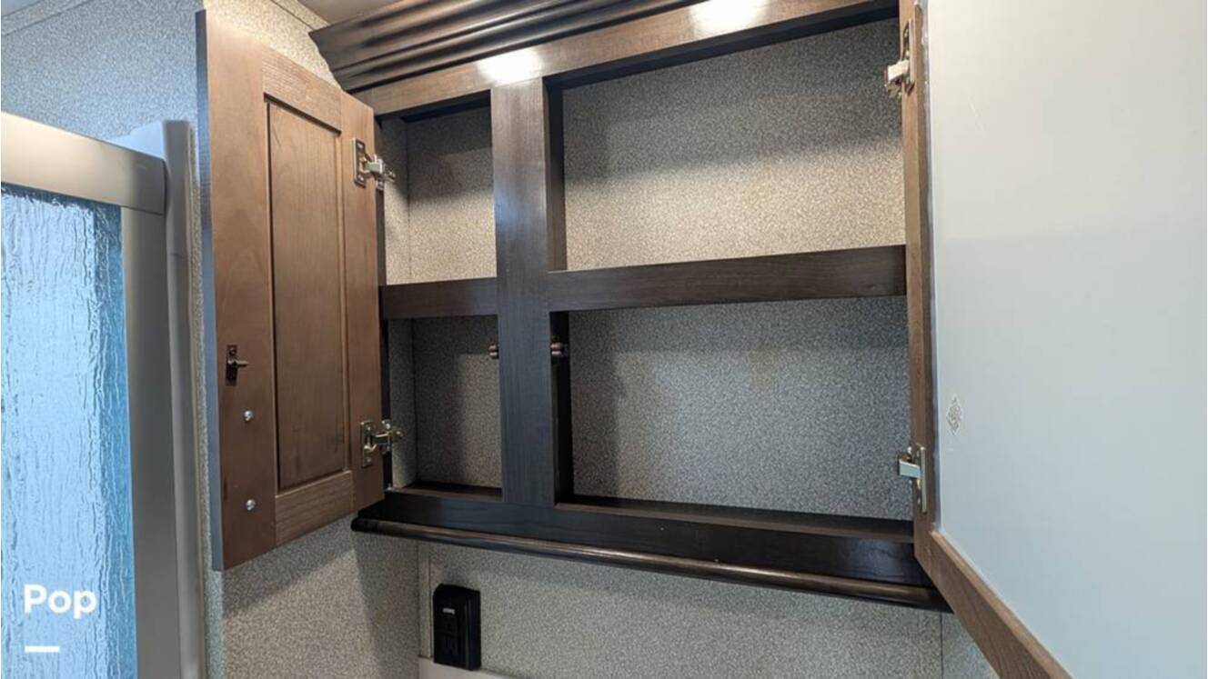 A photo of this 2019 Cedar Creek Silverback 37MBH