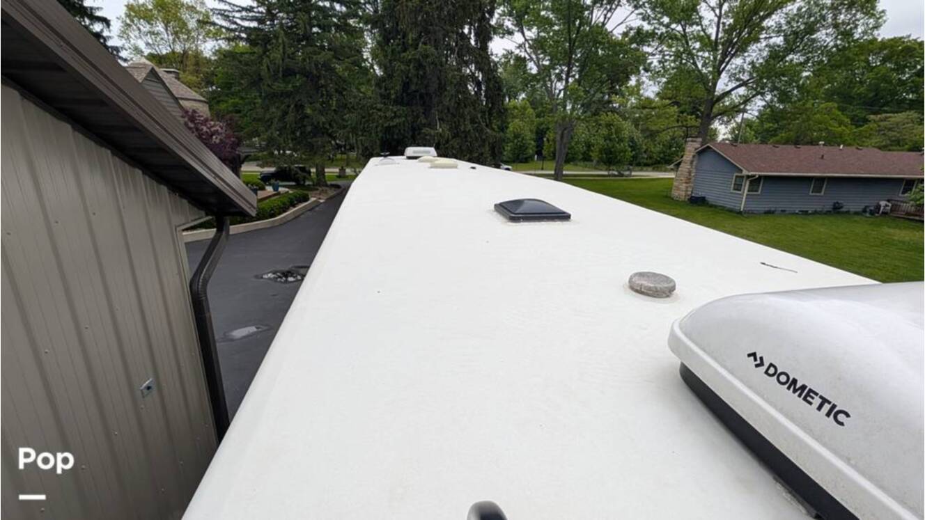 A photo of this 2019 Cedar Creek Silverback 37MBH